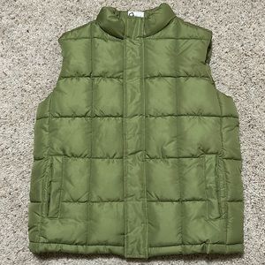 Crazy8 puffer vest Size L GREEN